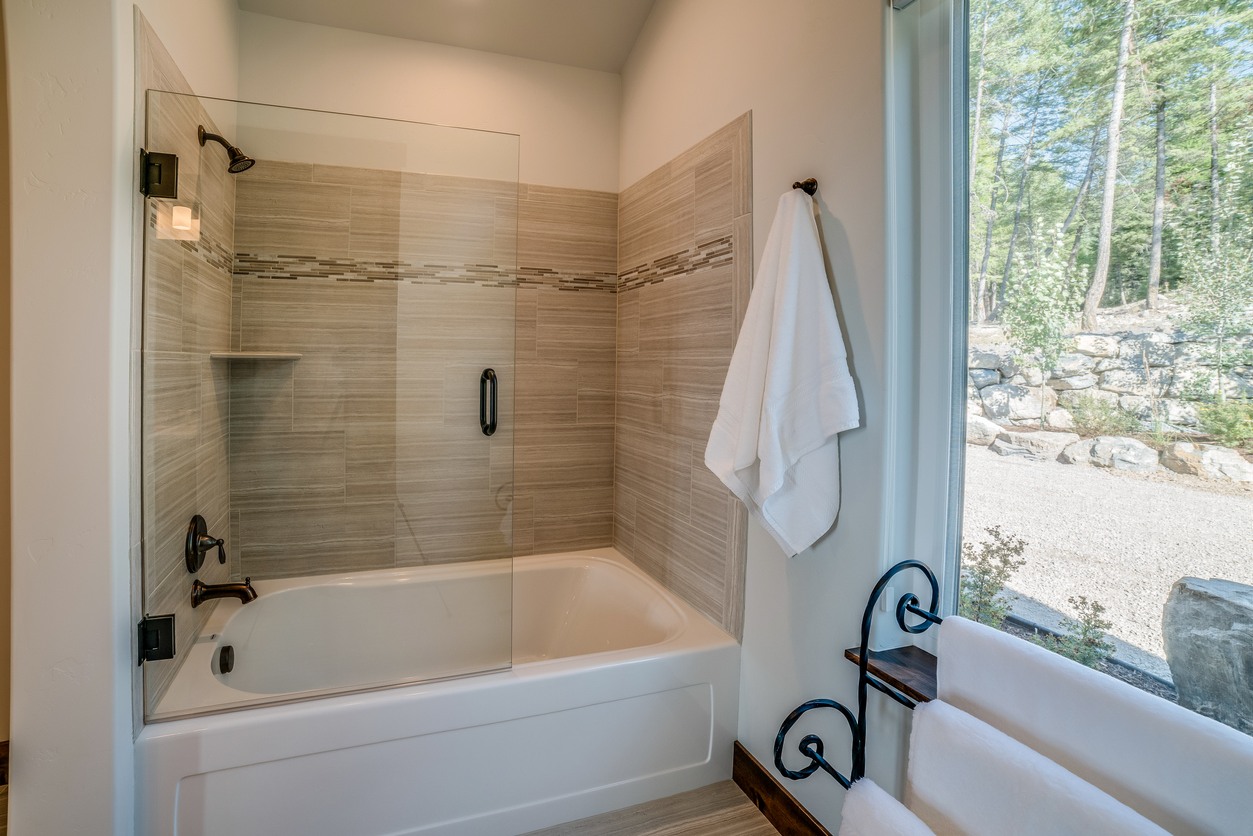 Shower & Tub Installation in Findlay